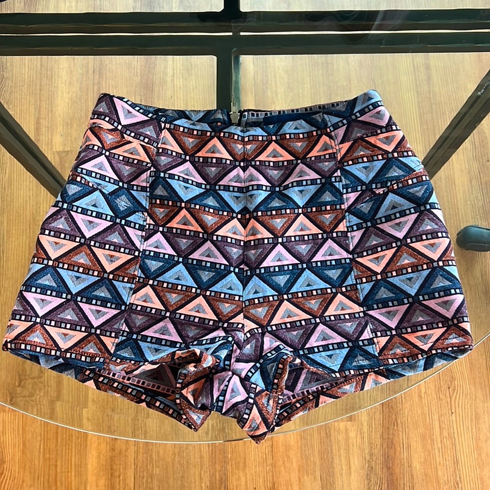 High rise geometric pleated shorts